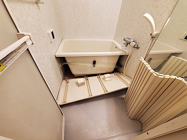 東京都 江東区 コモン西葛西 入居前ハウスクリーニング 浴室洗浄前の様子