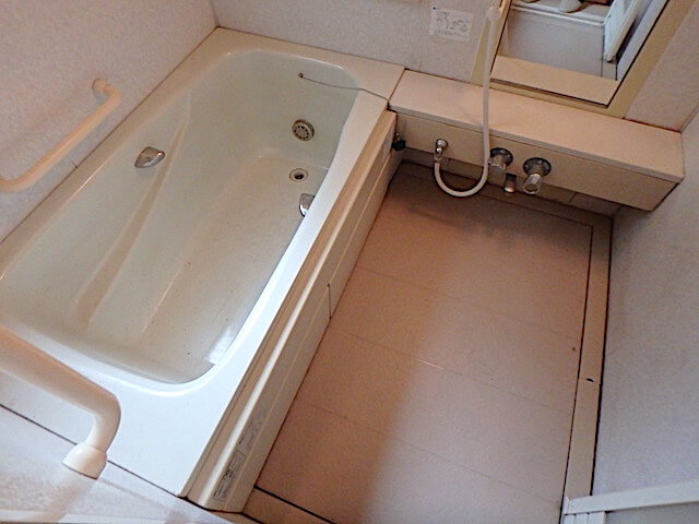 千葉県白井市 一戸建て住宅 ハウスクリーニング&リフォーム 施工例 浴室洗浄前の様子