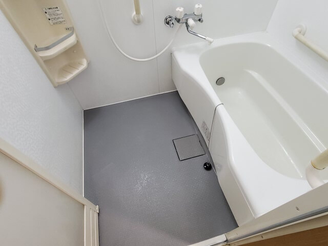 千葉県 八千代市 防衛省官舎 原状回復のハウスクリーニング 浴室洗浄後の様子